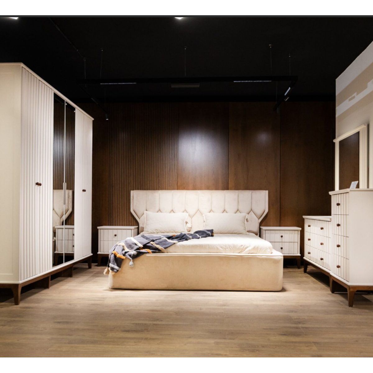 Ein Karem Bedroom