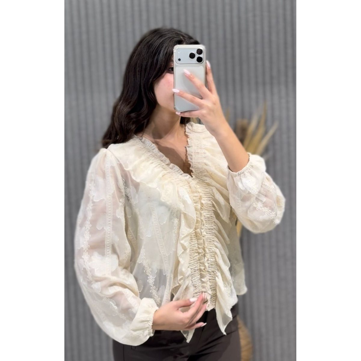 بلوزة Vanilla Ruffle