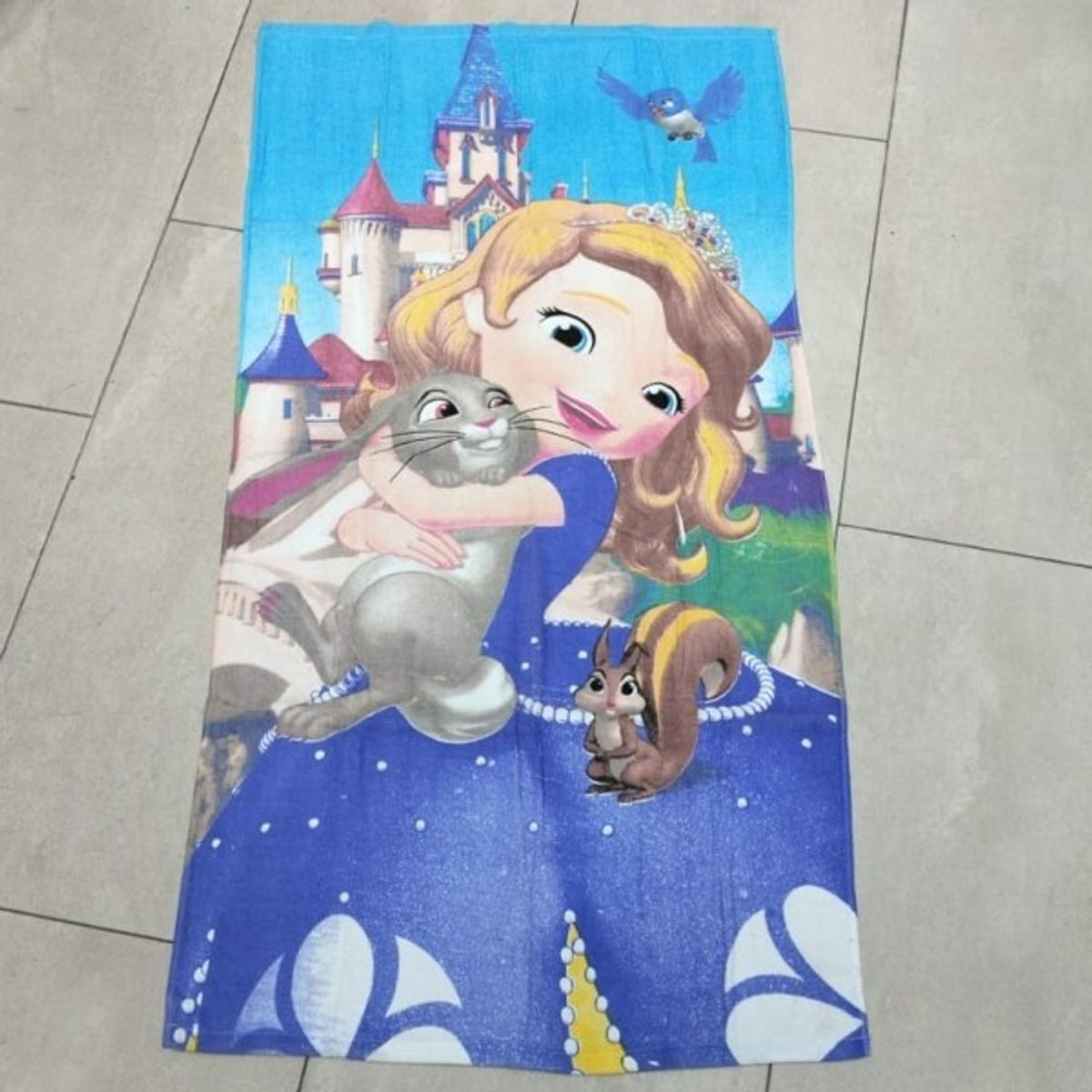 منشفة رسومات ديزني اطفال لونجات مقاس 70 × 140 a