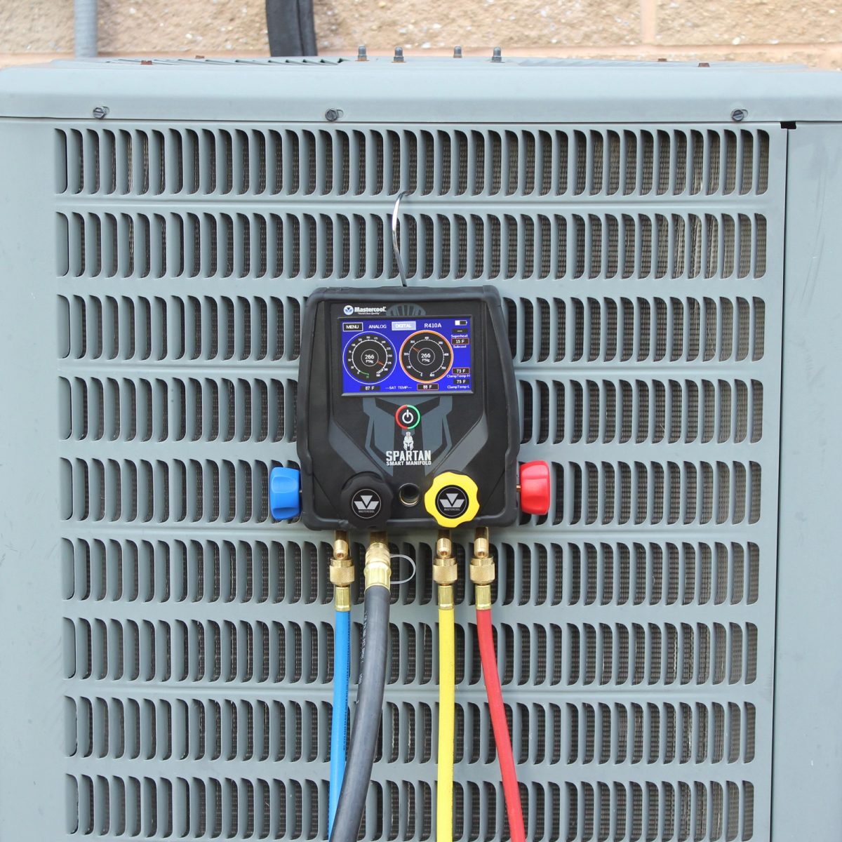 MASTERCOOL 99946-BT-2 4-way spartan smart manifold with 60” high pressure hoses with standard fittings, black vacuum hos 2