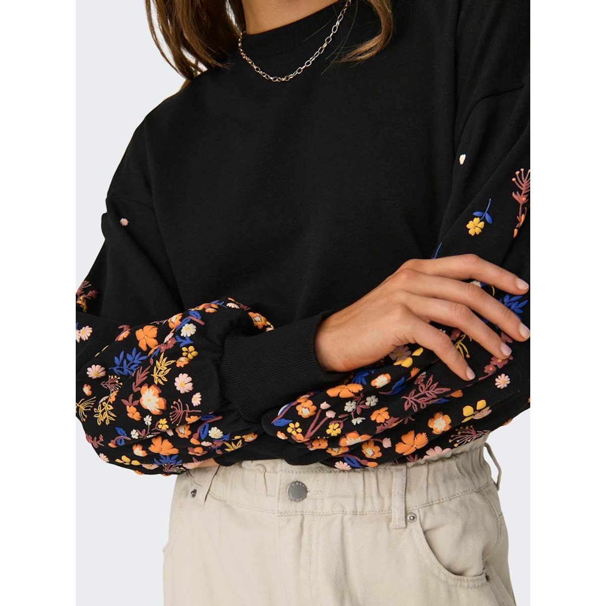 BROOKE O-NECK FLOWER SWEATSHIRT 2