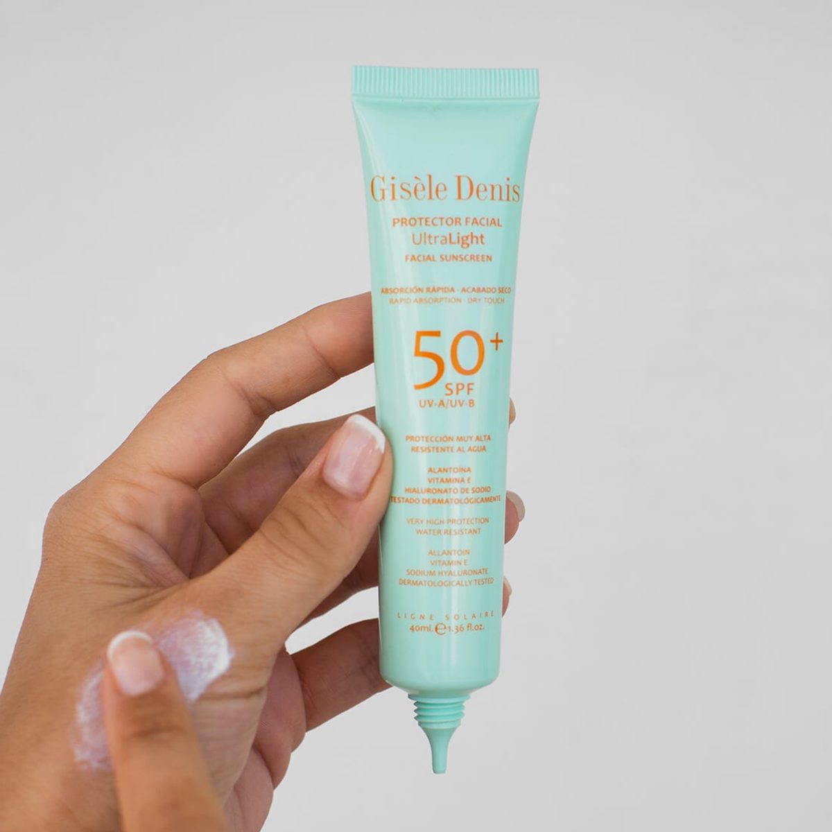 Gisele Denis Ultralight Facial Sunscreen SPF 50+ 40ml 3