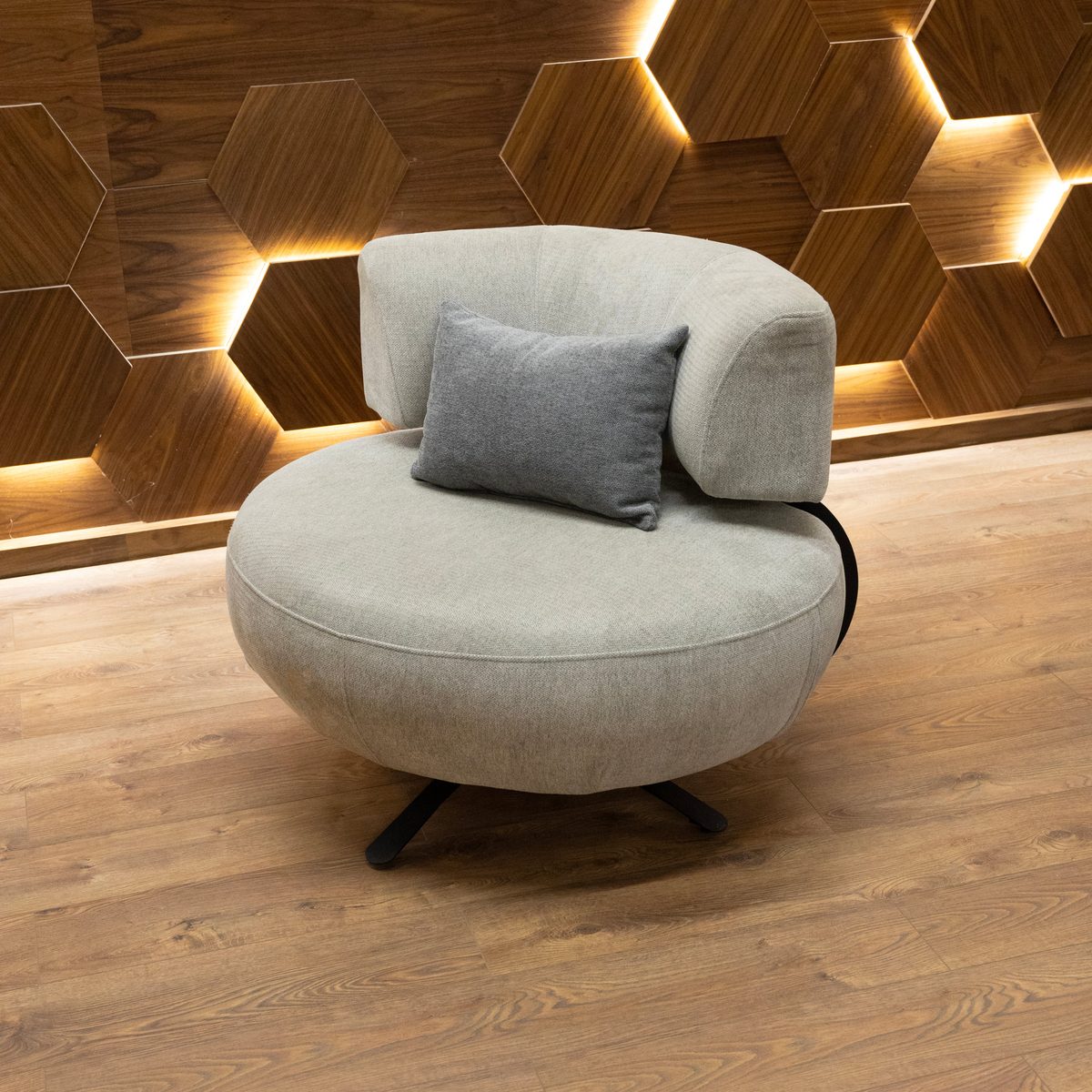 Lotus-Arm Chair