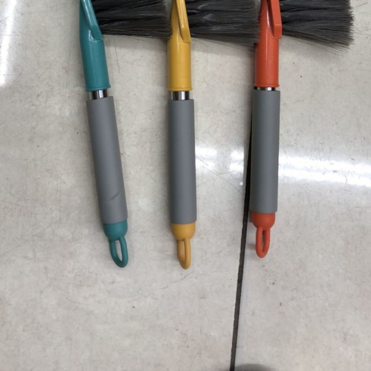مكنسة فرشاه يد بلاستيك عريض
