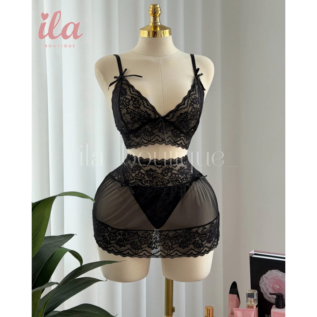 لانجري 3 قطع دانتيل اسود ( SKIRT + BRA + THONG ) 2