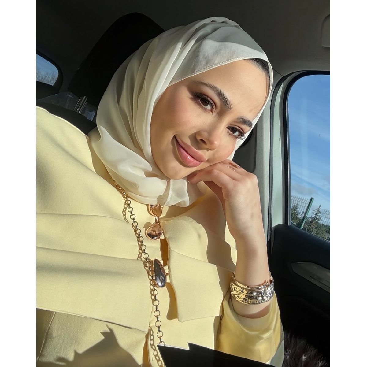 طقم رسمي فخم بأكتاف عريضة 6