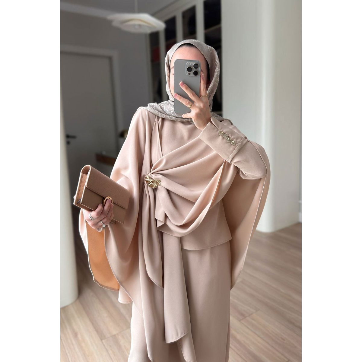 طقم بتصميم ثلاثي 2