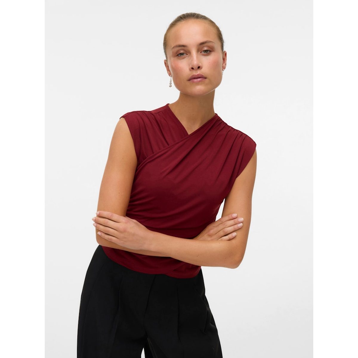 DAISY V-NECK TOP 3