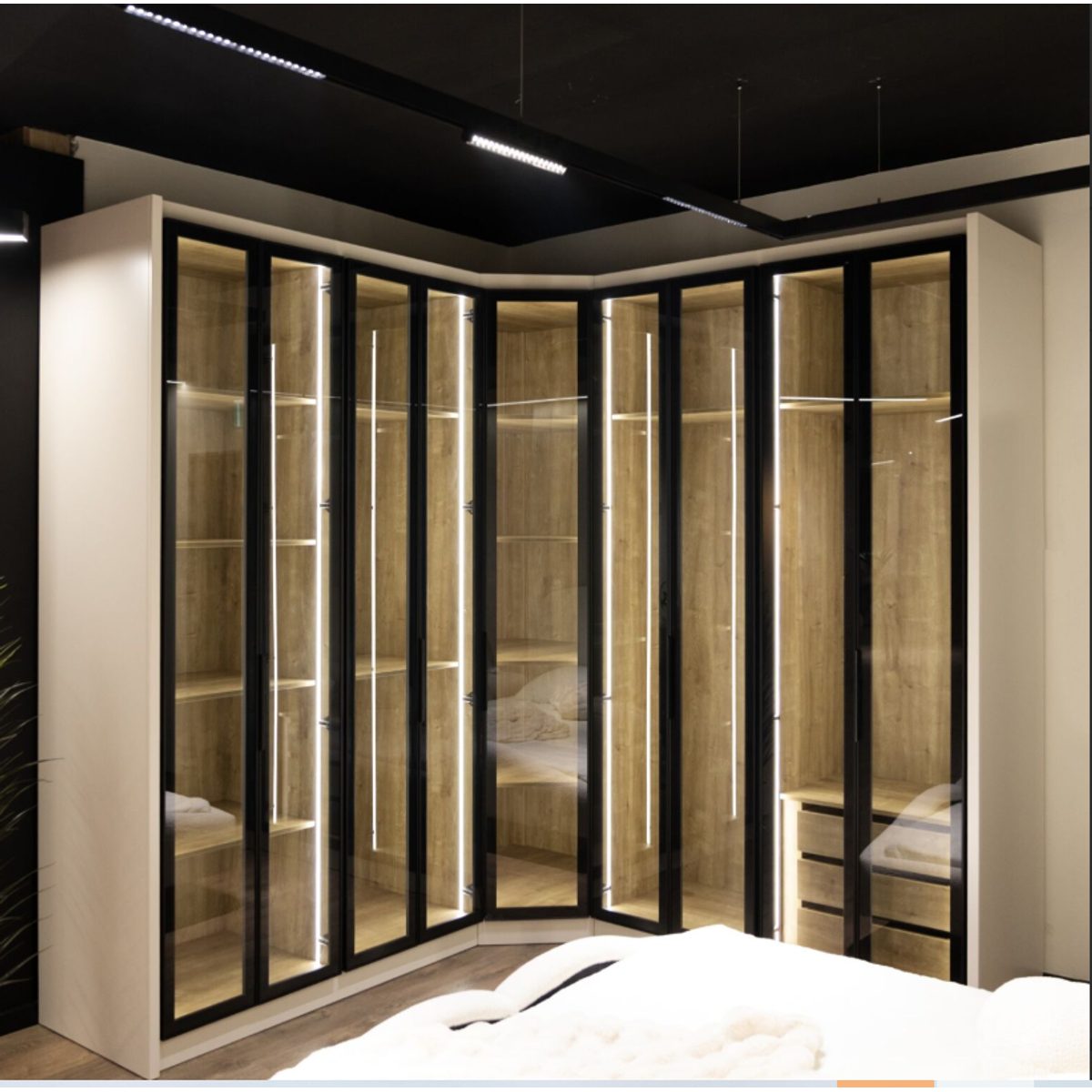 Bisan Wardrobe