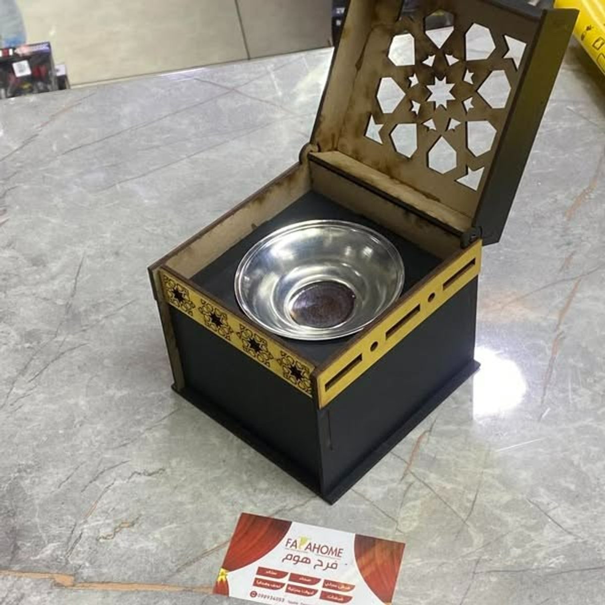 مبخرة من بديل الخشب شكل الكعبة مع زخارف cnc مذهبة