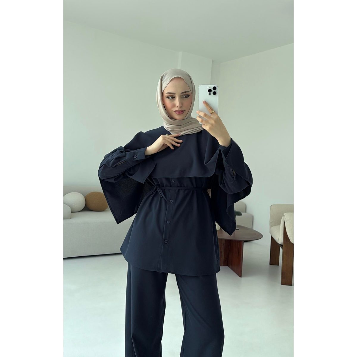 طقم قطعتين مع بنطلون Palazzo- كحلي 4