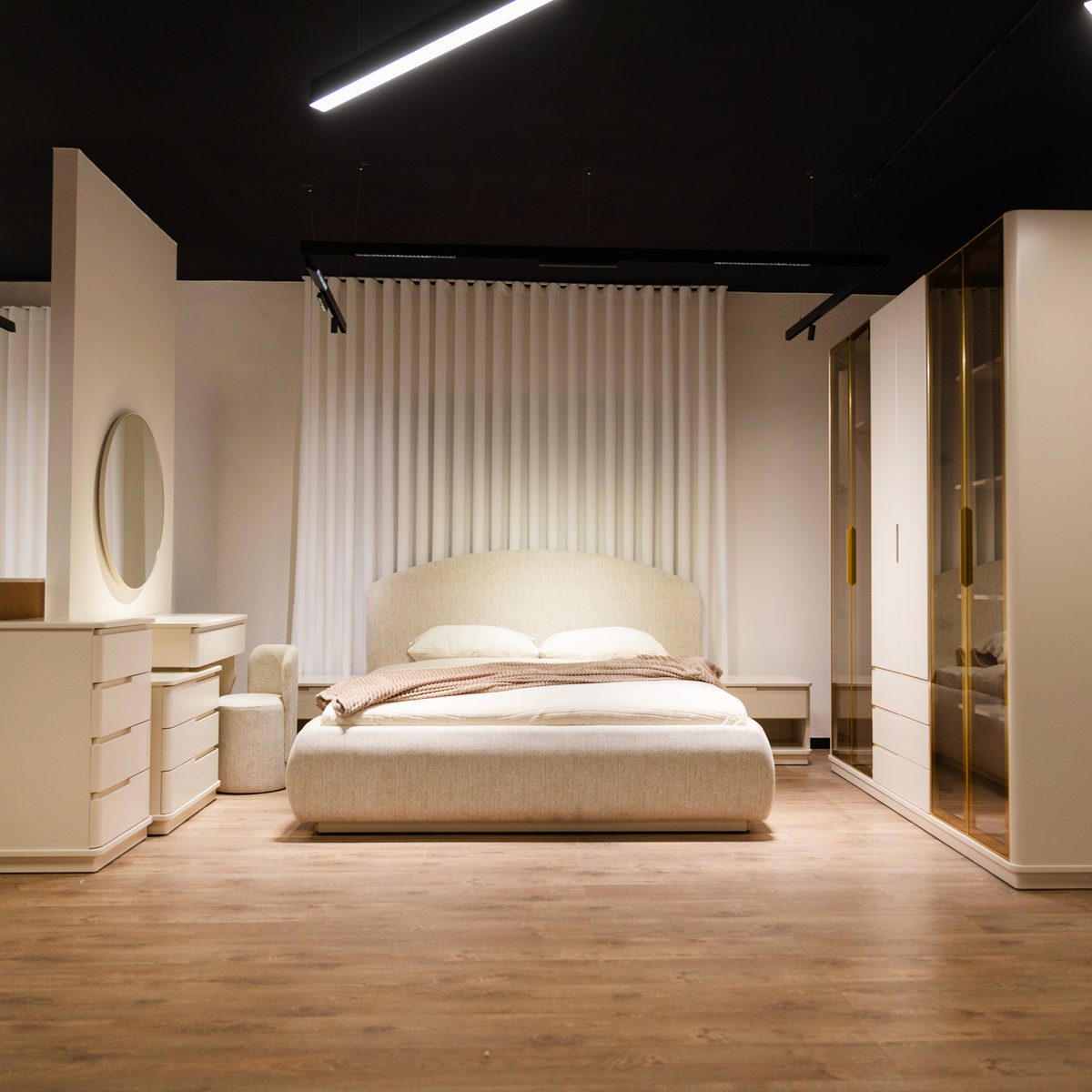 Salbit Bedroom Set