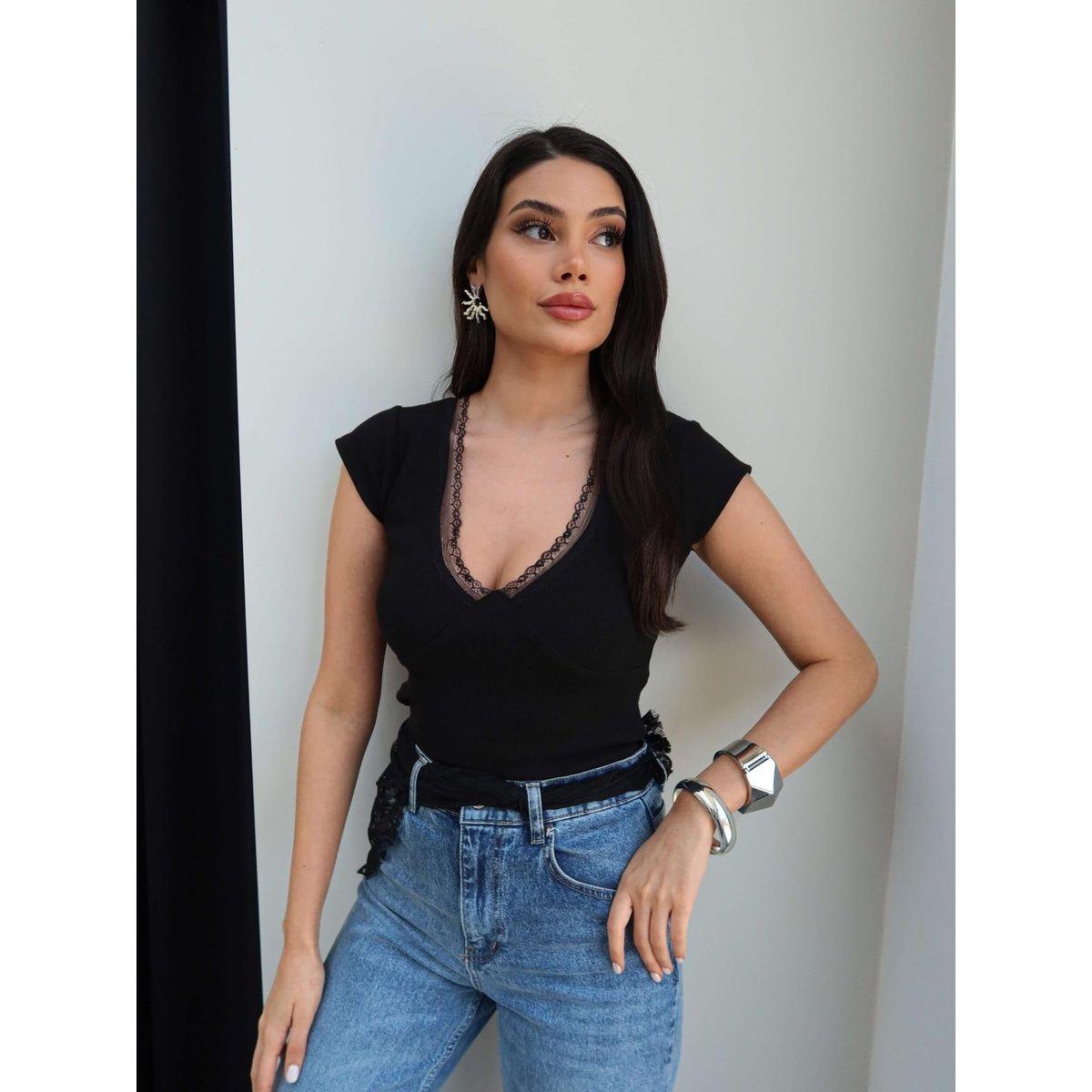 بلوزة دانتيل اسود 3