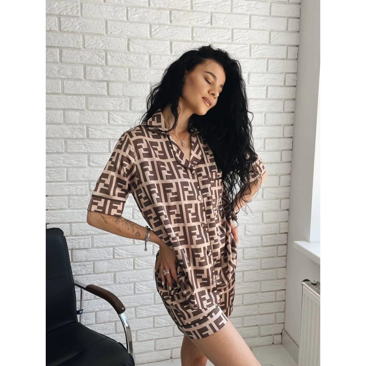 بيجاما FENDI بيج و بني فل تختيم نص كم شورت 4