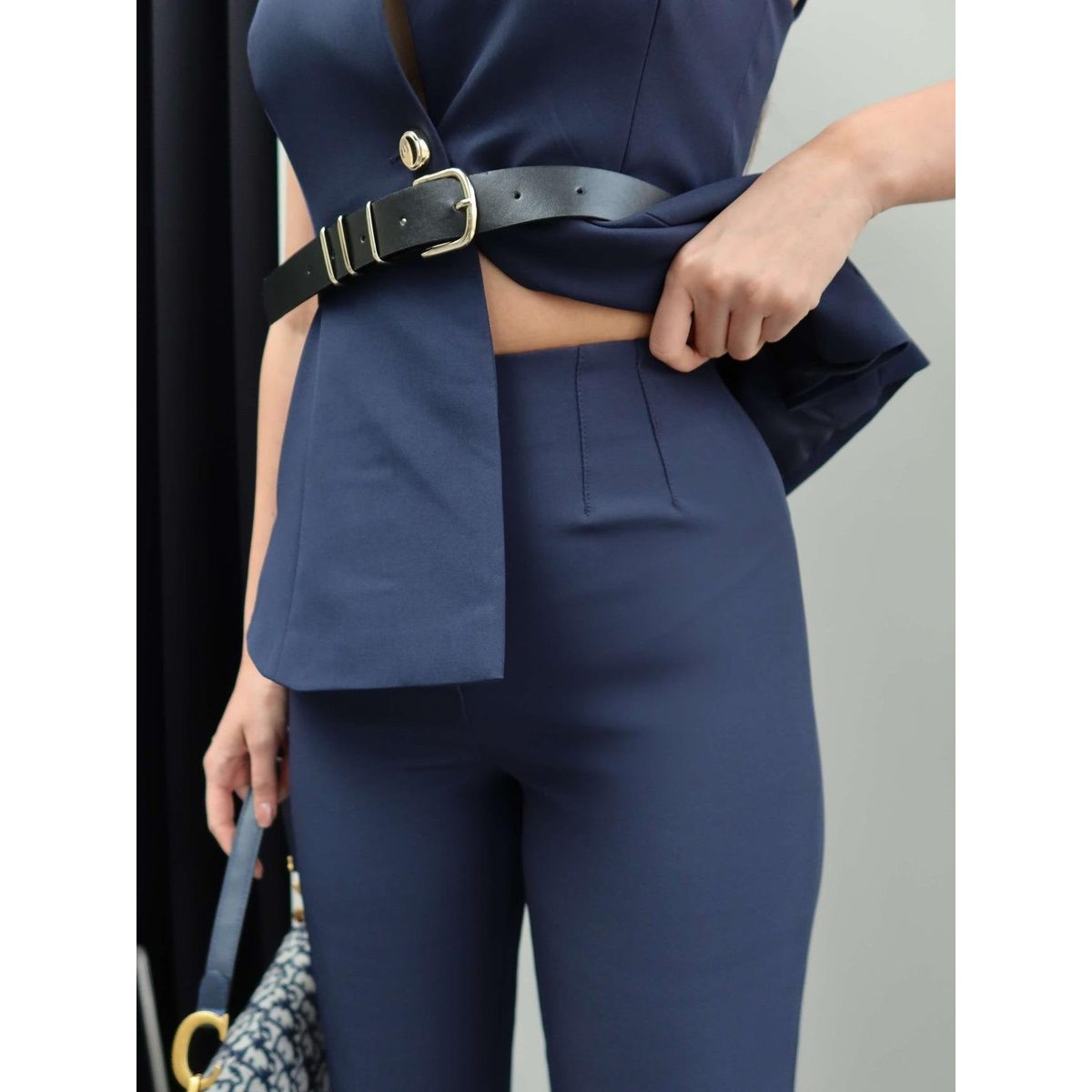 طقم vest انيق مع حزام 4