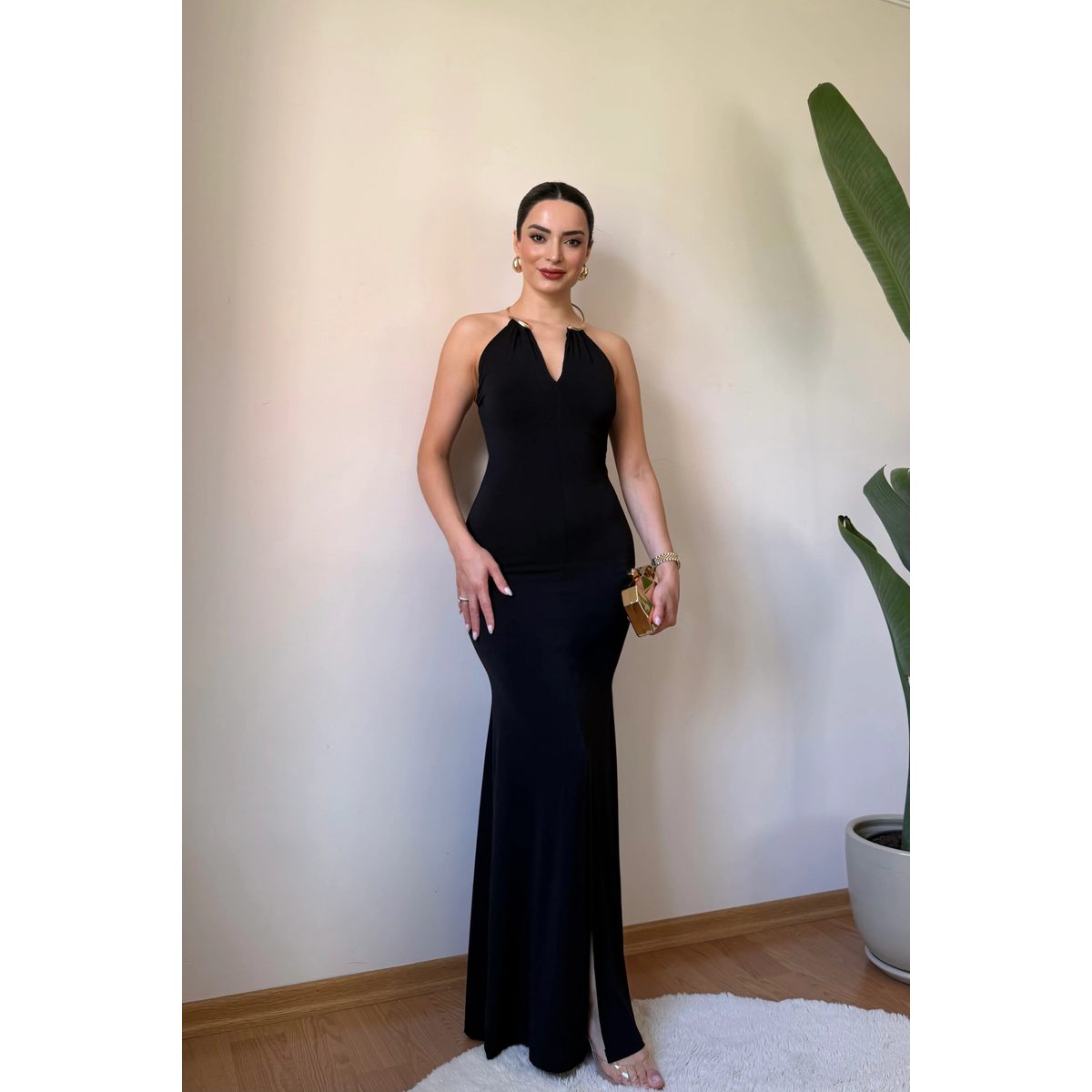 فستان ليكرا مع طوق ذهبي 2