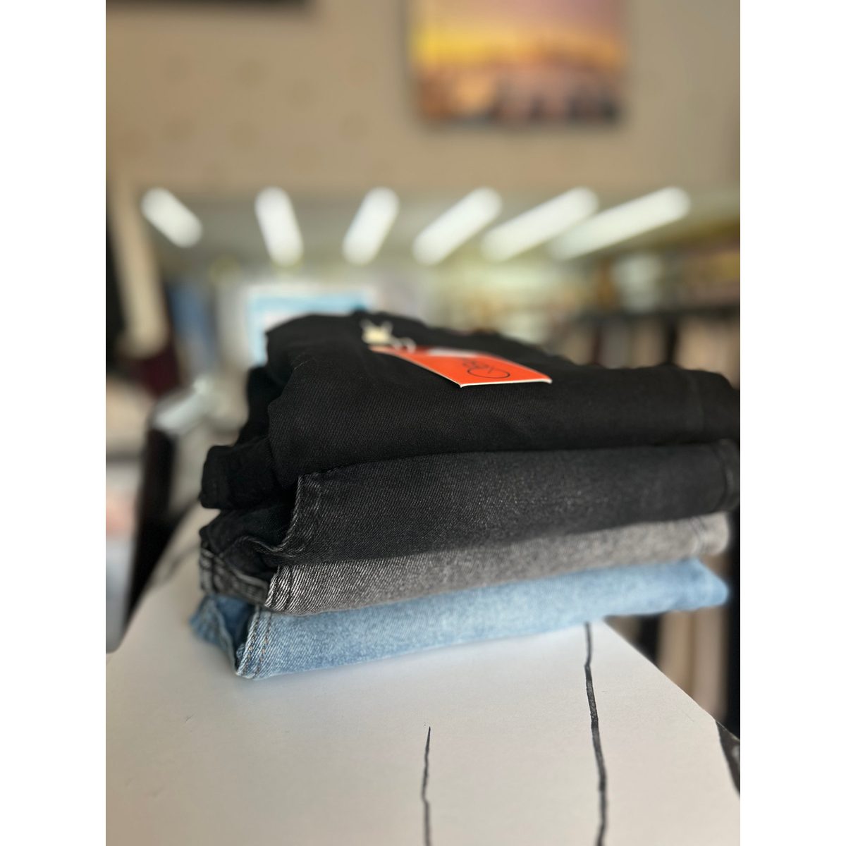 بنطلون جينز Mom Fit خصر عالي باللون الرمادي الغامق 3