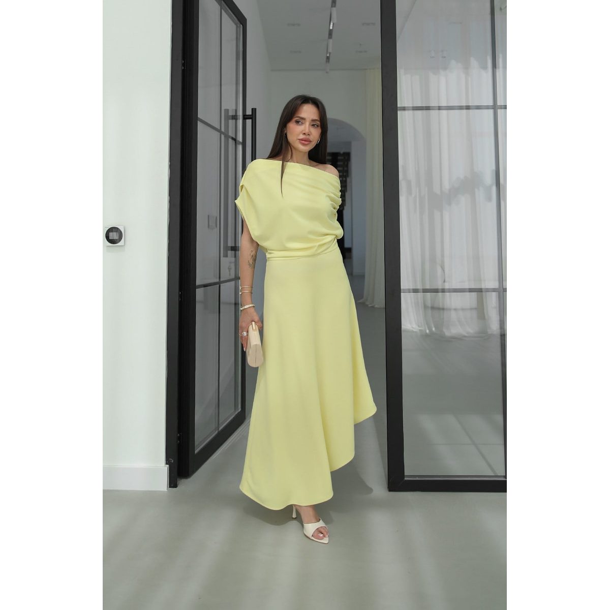 فستان كلاسيكي انيق off shoulder