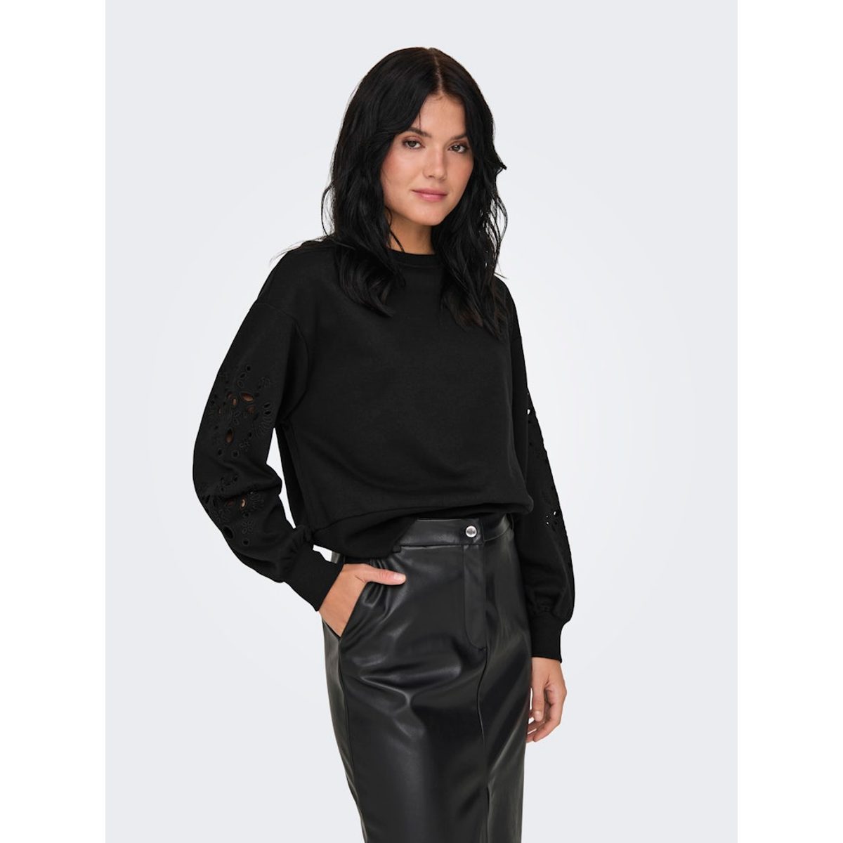 O-NECK SWEATSHIRT