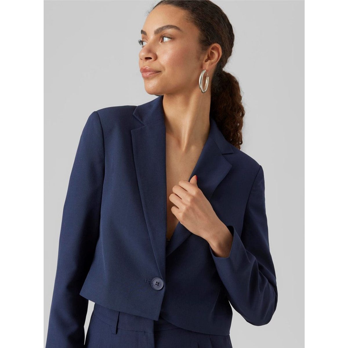 LONG SLEEVES CROPPED BLAZER 2