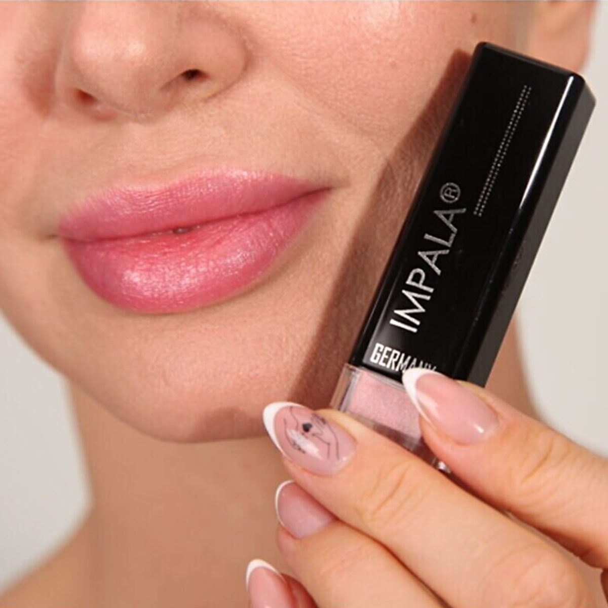 Impala Cream lipstick 2