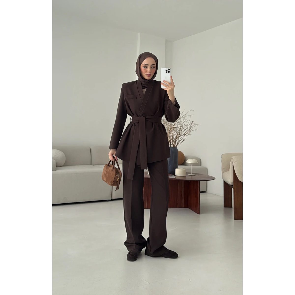 طقم رسمي مع حزام