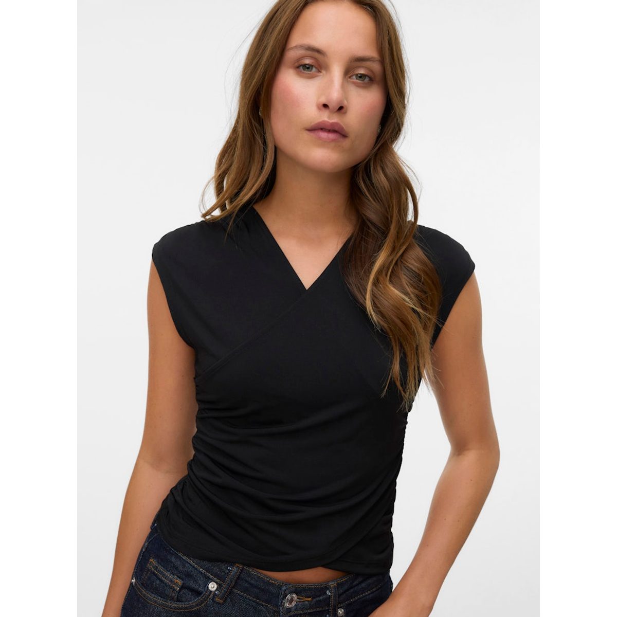 DAISY V-NECK TOP 2