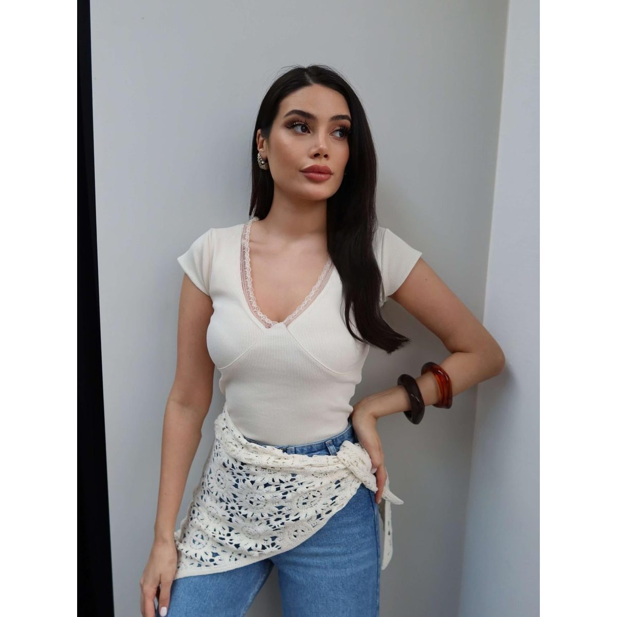 بلوزة دانتيل بيج 5