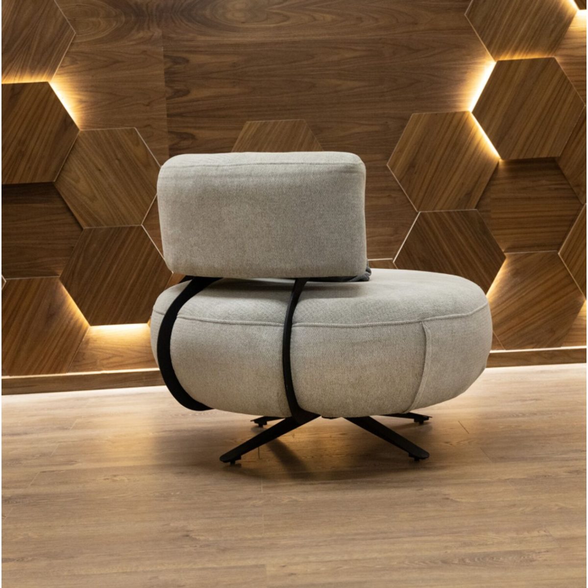 Lotus-Arm Chair 2
