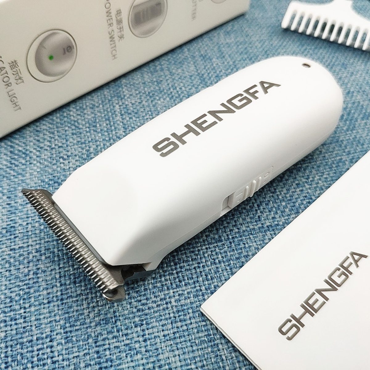 ماكينة حلاقة شعر رجالية لاسلكية تعمل بالشحن عبر منفذ USB 3