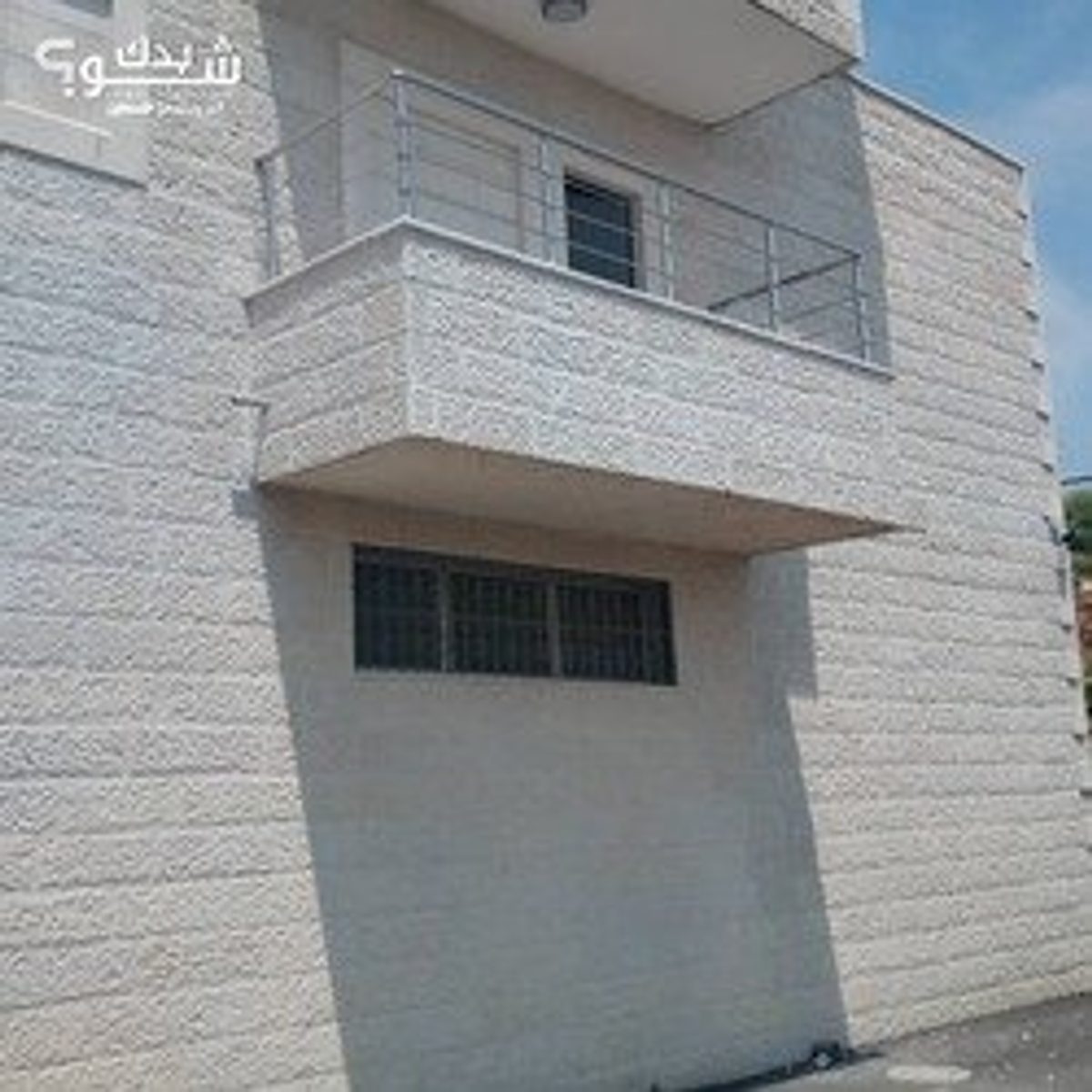 أعمال زجاج — مالك العموري
