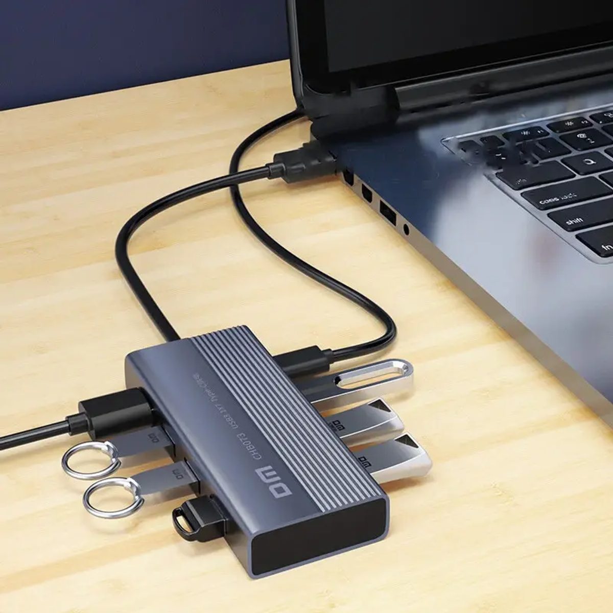DM CHB073 7-in-1 USB3.1 Hub Docking Station USBموزع 3