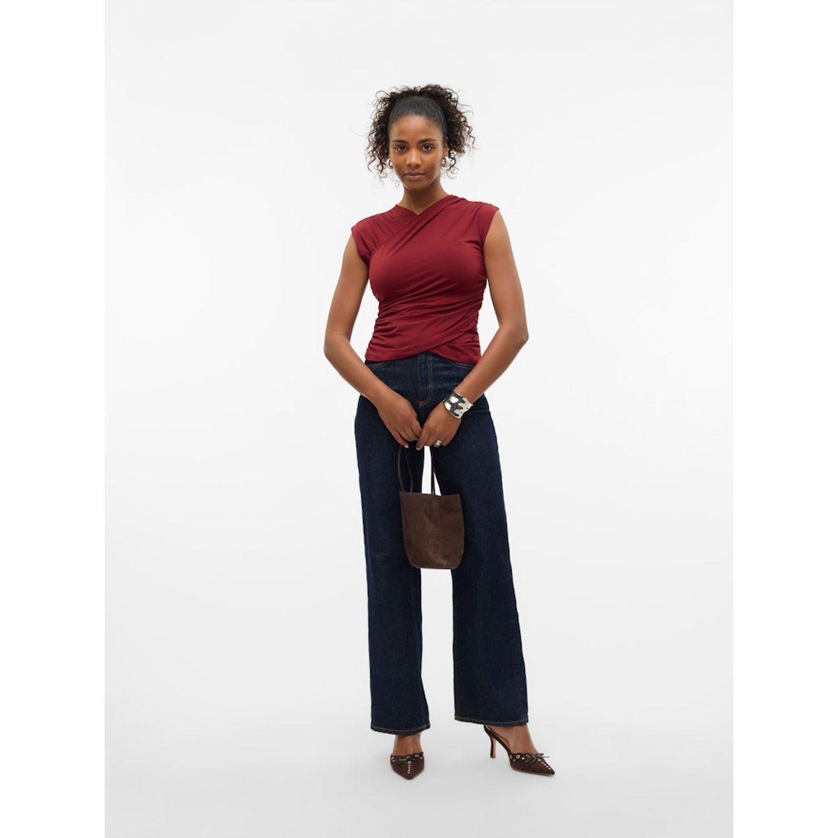 DAISY V-NECK TOP 2