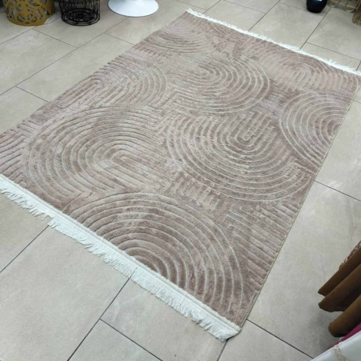 سجاد بوهيمي 200 × 300 سادة حرير بصمة نافر ارضية لاصق - بيج