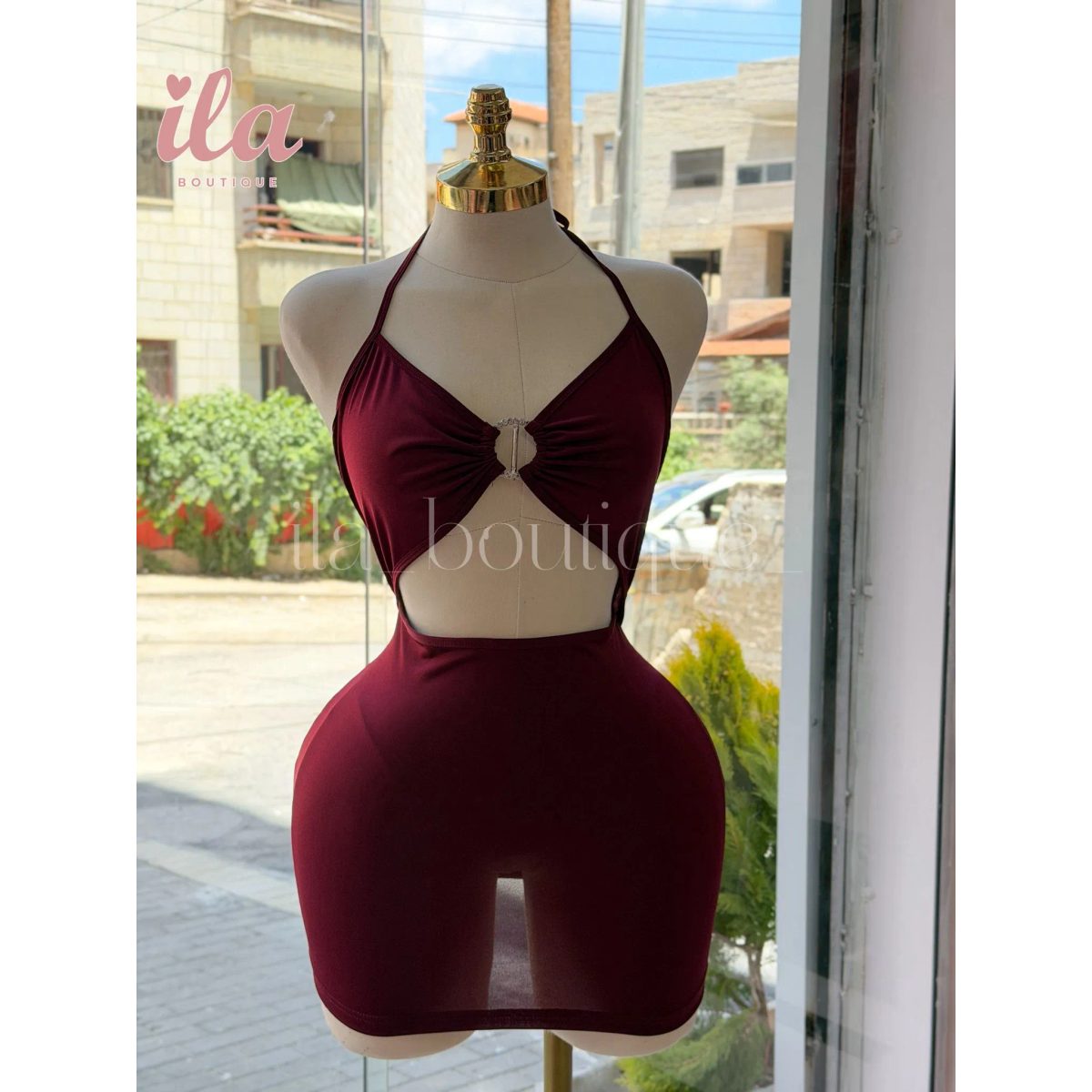 فستان برغندي مع بروش على الصدر BODYCON 2