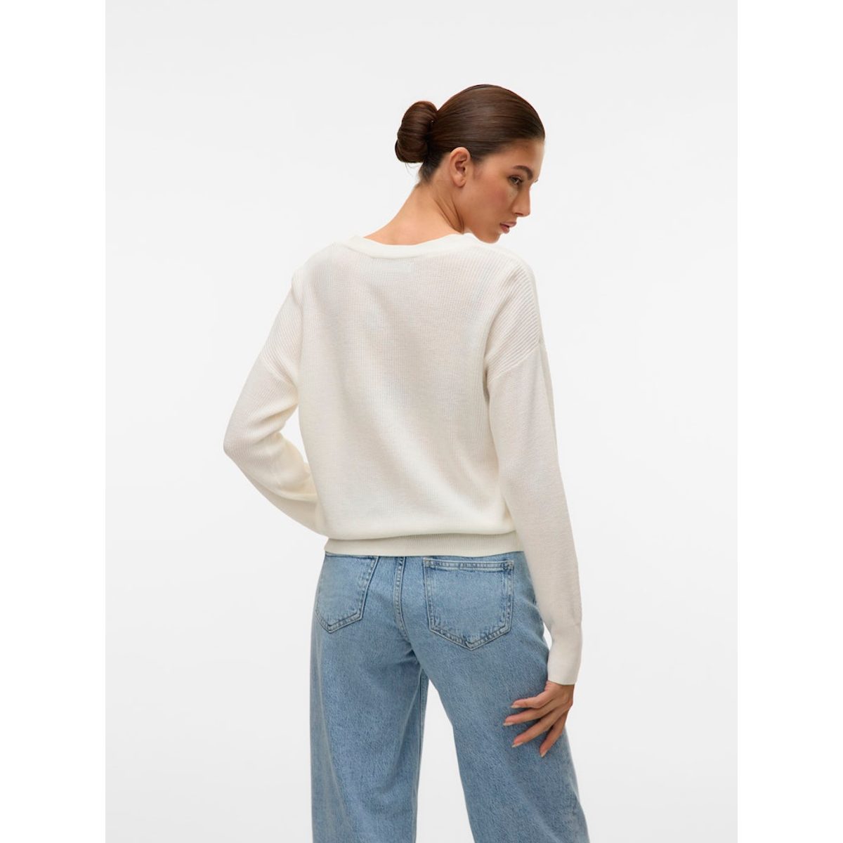 SHORT V-NECK CARDIGAN 3