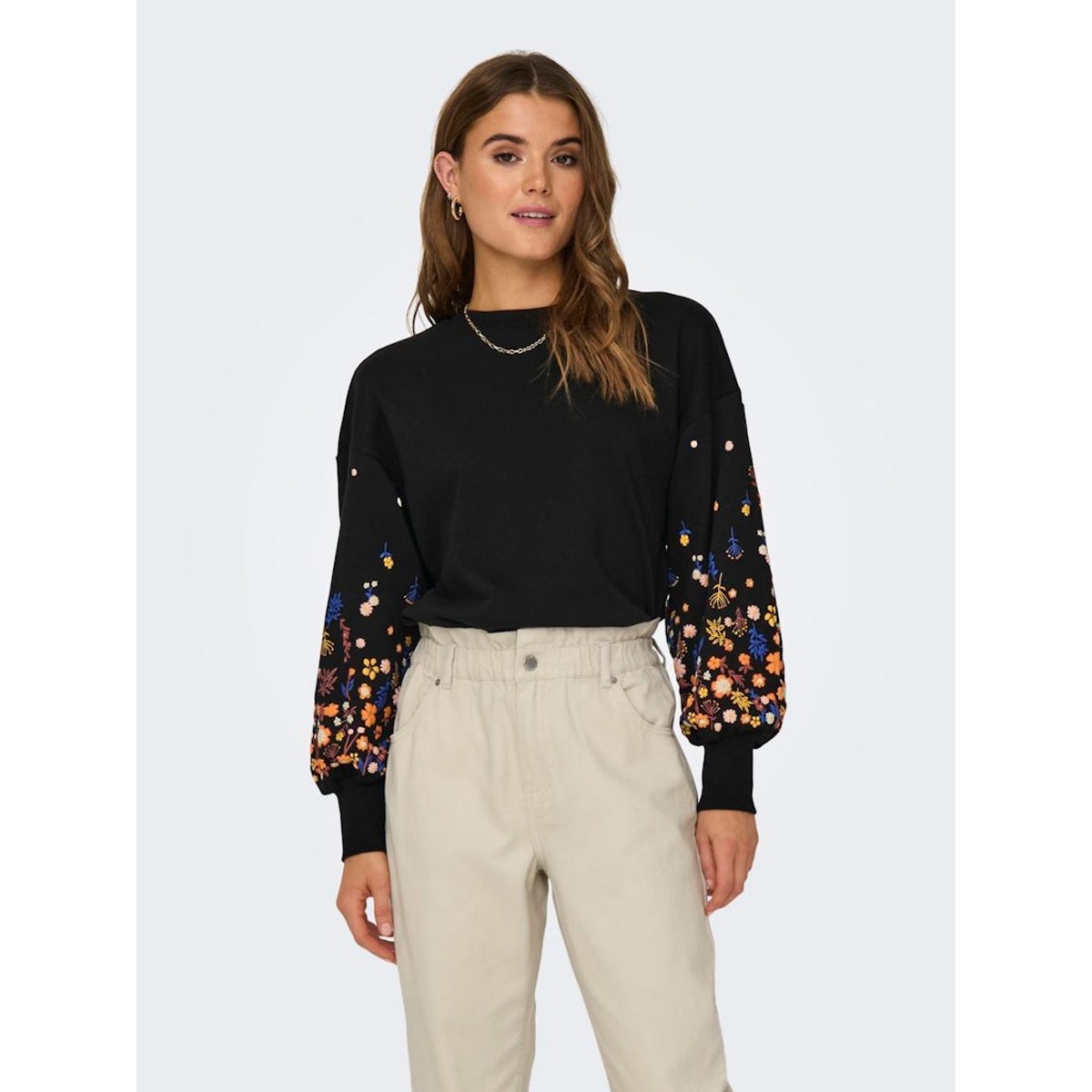 BROOKE O-NECK FLOWER SWEATSHIRT 5
