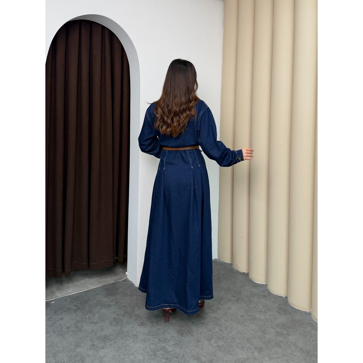 فستان جينز مع حزام 6