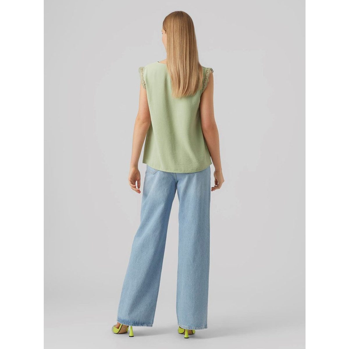 SLEEVELESS TOP 4