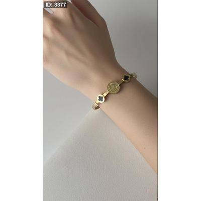 اسوارة Louis Vuitton -كفالة سنتين على اللون