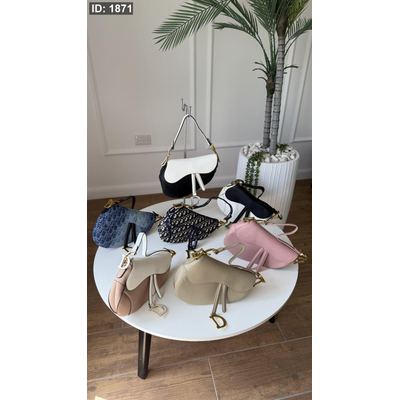 شنطة - Dior Saddle / الوان الموسم الجديدة
