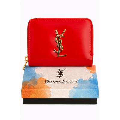 جزدان صغير من Yves Saint Laurent مع شعار معدني فاخر وتصميم أنيق