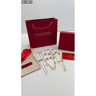 طقم سنسال وحلق - Valentino \ شامل علبة وكيس الشركة