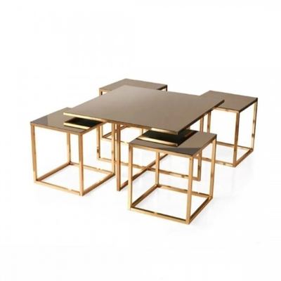 طاولة وسط بيتزا 75 × 75 سم  مع اربعة اسكملات معدن بيوتر مذهب مع سطح زجاج سكوريت اسود