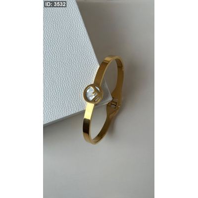 اسوارة - Fendi / كفالة سنتين على اللون