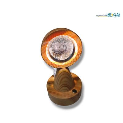 تحفة بلورة كروية مضيئة على ستاند خشب حجم صغير