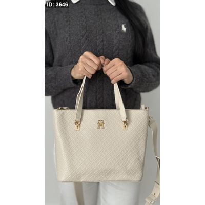 شنطة - Tommy Hilfiger ماستر كوالتي