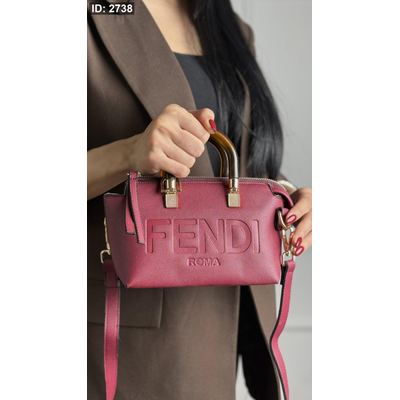 شنطة - Fendi