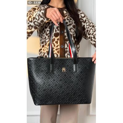 شنطة - Tommy Hilfiger - شامل علبة الشركة 3013#