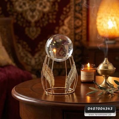 تحفة - بلورة شفاف كبير مع ستاند ذهبي